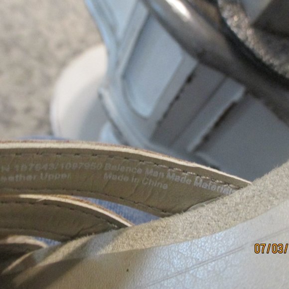 Array Gold Floral Sandals - Picture 5 of 5